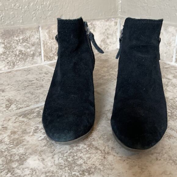 Frye & Co. Holly Zip Shootie Boots 70840 Womens Black Suede Ankle Bootie - Picture 2 of 9